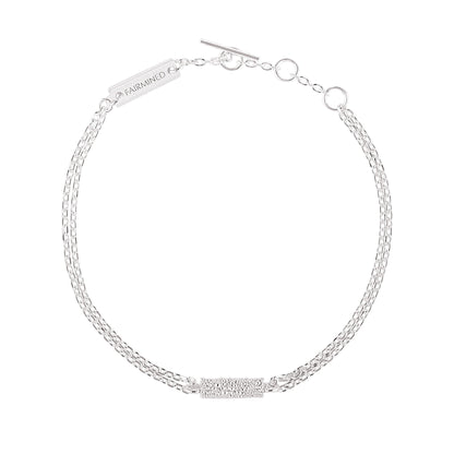 Armband aus Fairmined und recyceltem 925er Silber, von oben fotografiert, freigestellt auf weißem Hintergrund
